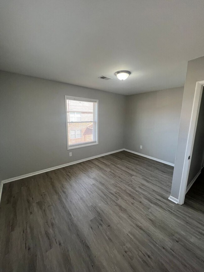 Foto del edificio - 2343 Harrodsburg Rd