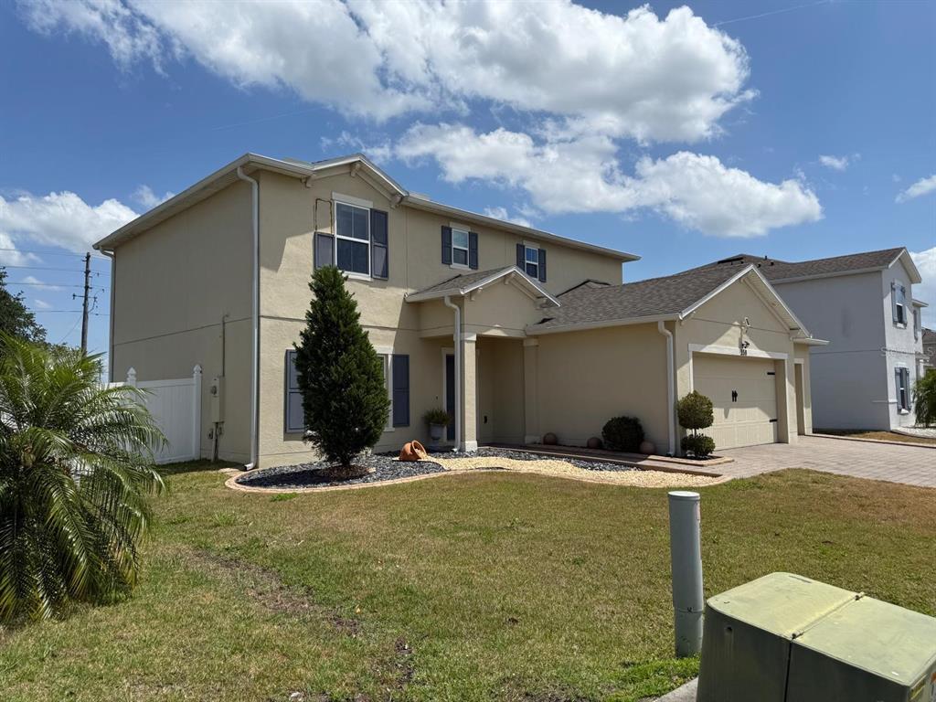 Foto principal - 350 Blue Lake Cir