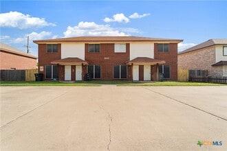 Building Photo - 3805 Woodrow Dr