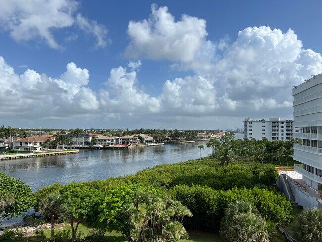 Building Photo - 3212 S Ocean Blvd