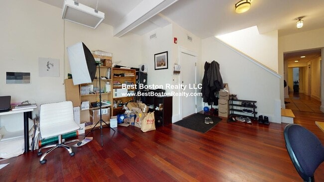 Building Photo - 174 Morrison Ave