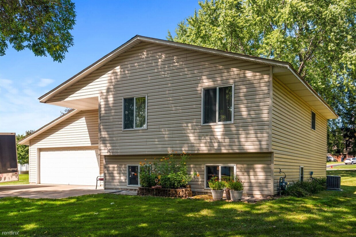 Primary Photo - 4 br, 2 bath House - 14097 Ensley Court
