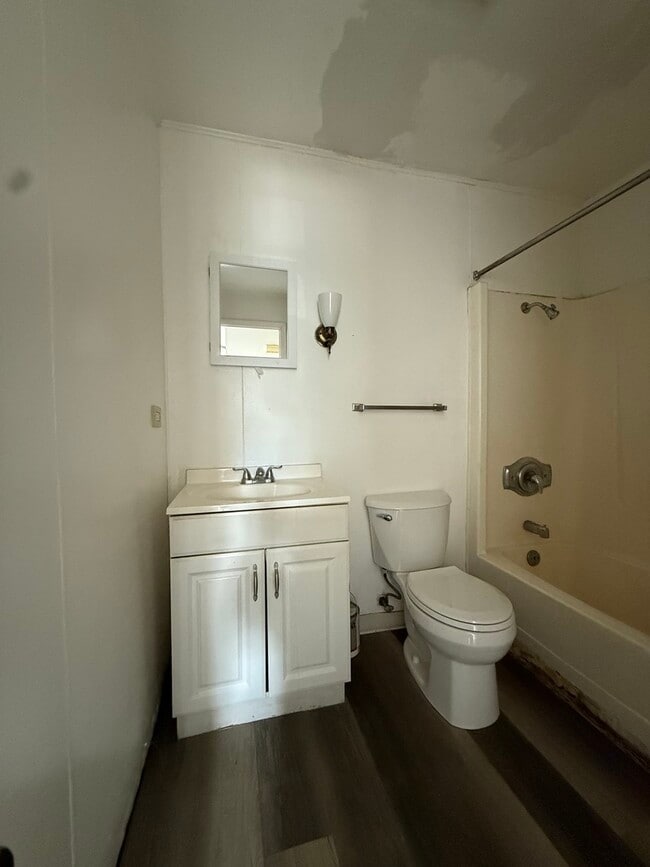 Foto del edificio - 1627 Woodbine Dr