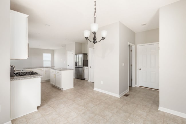 Building Photo - 3749 Mantle Dr