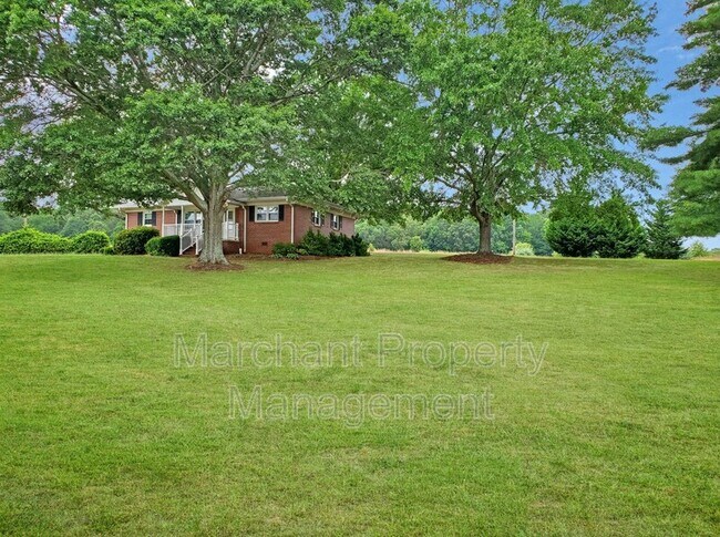 Building Photo - 1367 Jonesville Rd
