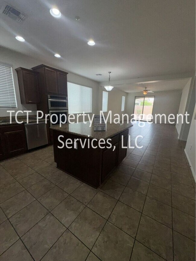 Building Photo - Charming home in the Bridges at Gilbert!