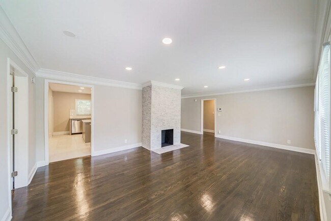 Foto del edificio - 254 Richardson Rd NW