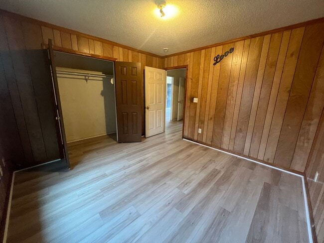 Building Photo - 414 30th Pl