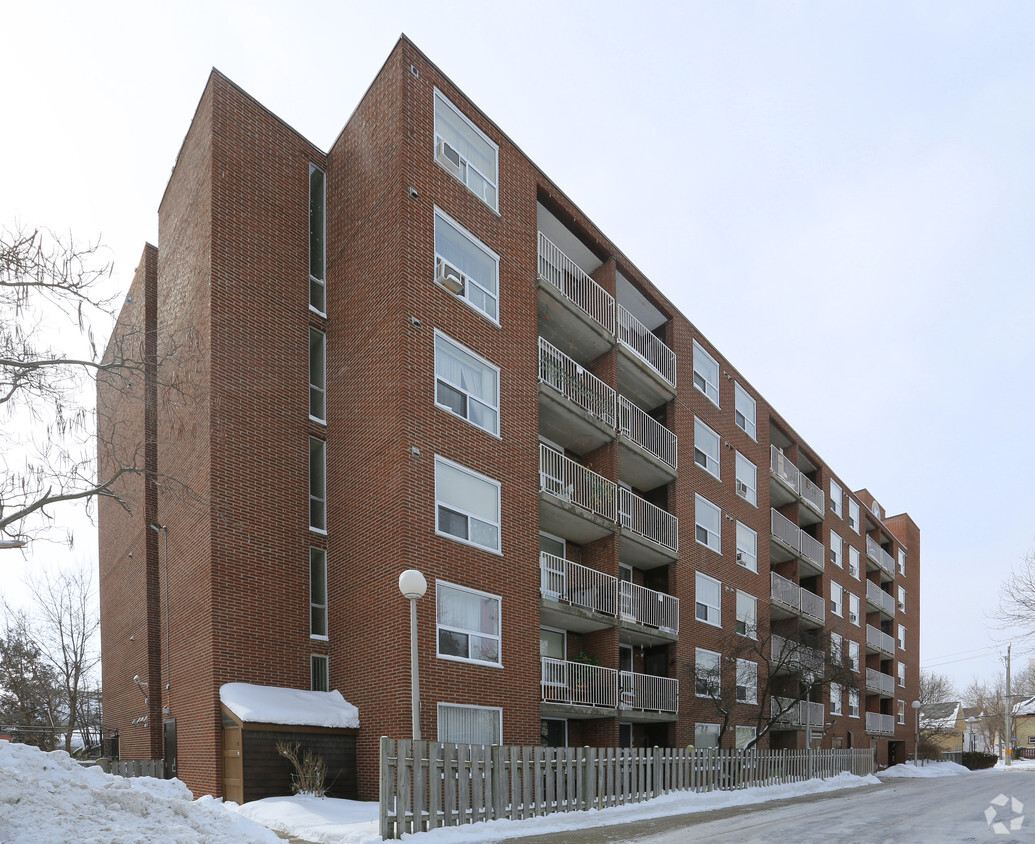 Primary Photo - Cedar Court