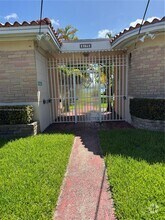 Building Photo - 2170 Bay Dr
