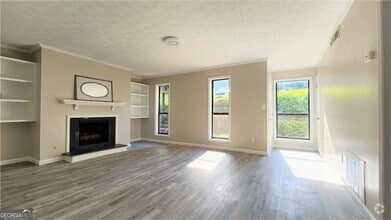 Building Photo - 401 Park Ridge Cir