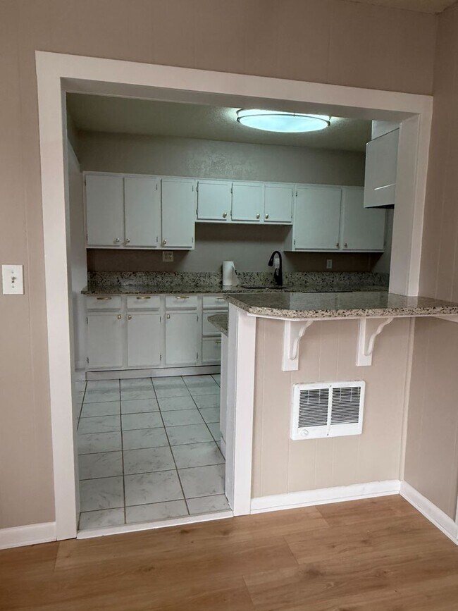 Foto del edificio - Beautiful 3B/2Ba Ranch in Longview on Lake...