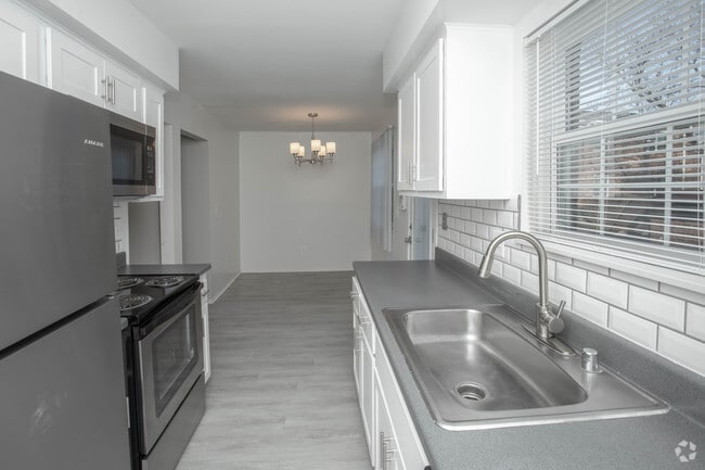 3HAB, 2.5BA - 1,400 ft² - Buckingham Square