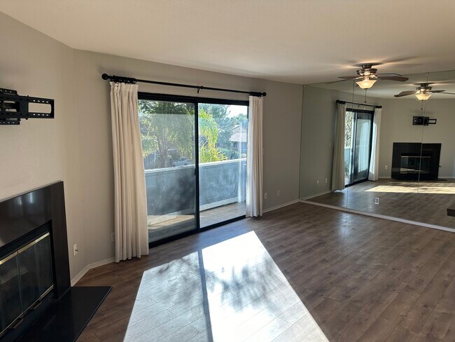 Foto del edificio - 4016 Primavera Rd