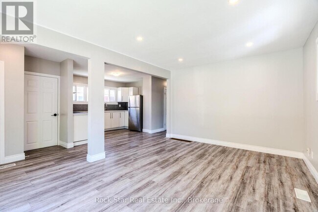 Photo du bâtiment - 543 E 27th St