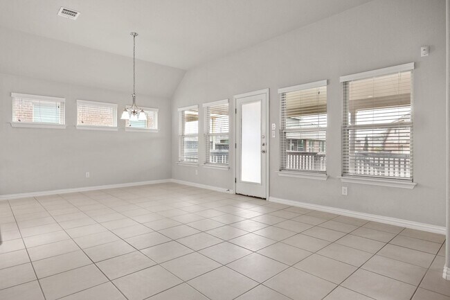 Foto del edificio - Single Story Home Shows Like New!!