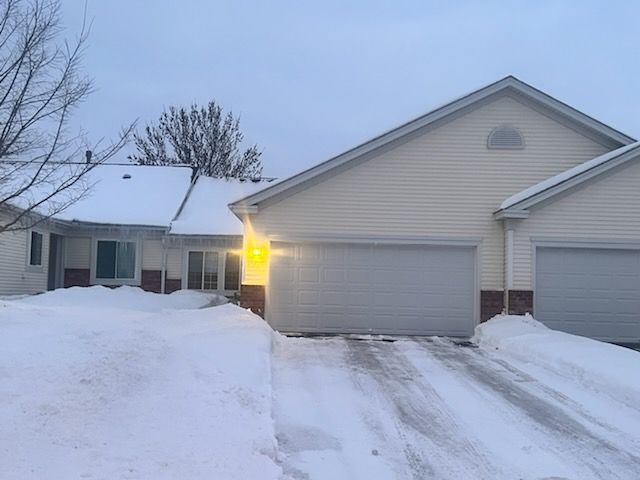 Primary Photo - Well maintained rambler in Apple Valley