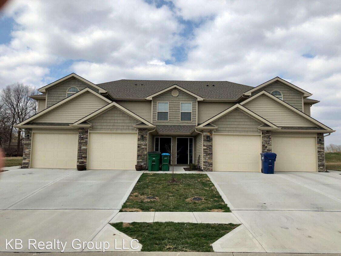 3 br, 2.5 bath House 10722 Westover Rd House for Rent in Peculiar