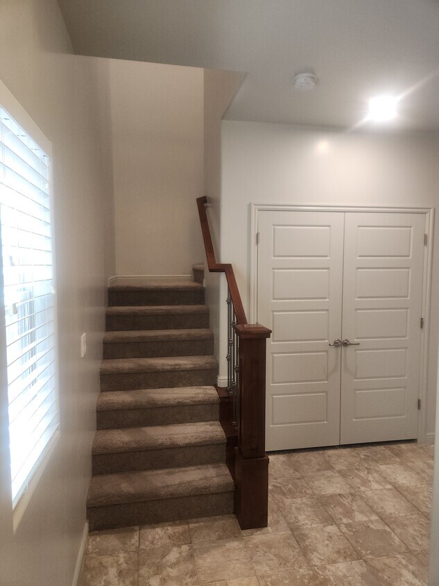 Foto principal - 359 S Deep Creek Dr