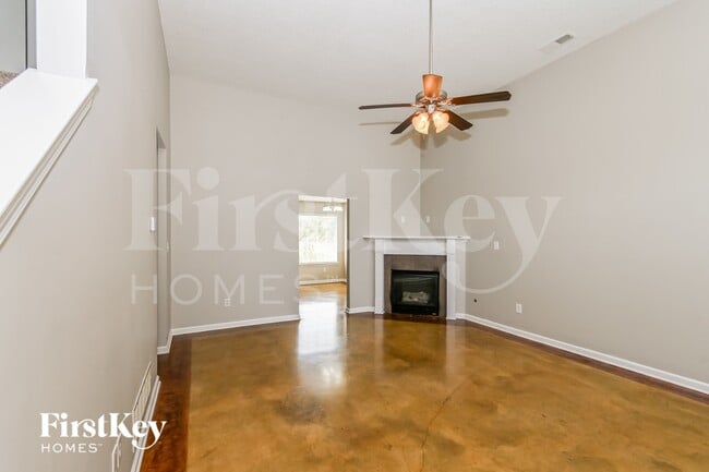 Building Photo - 9843 White Poplar Dr