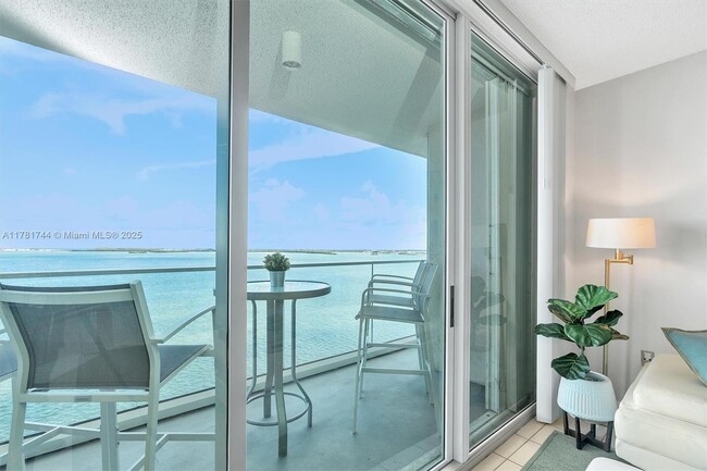 Foto del edificio - 800 Claughton Island Dr