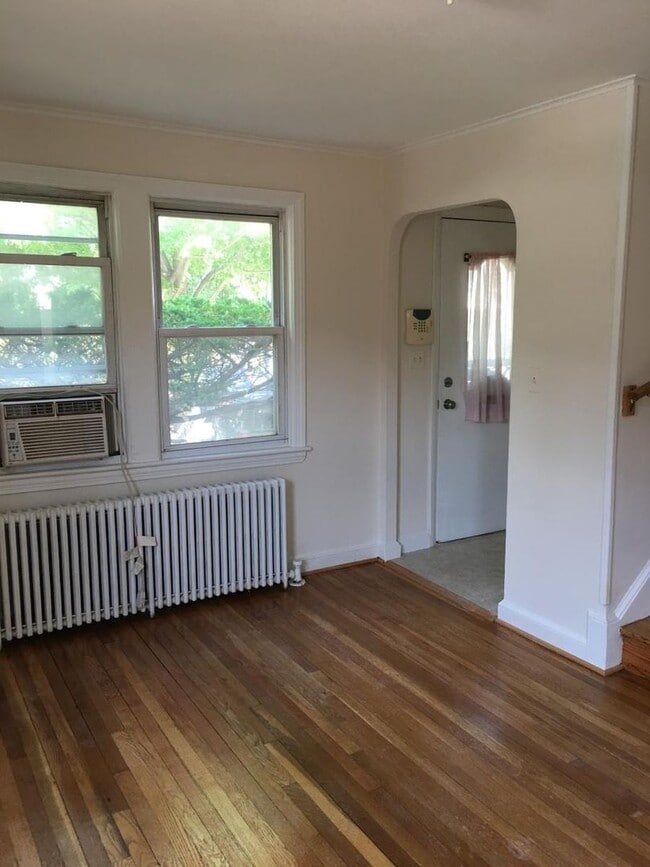 Building Photo - 3311 Clay Pl NE