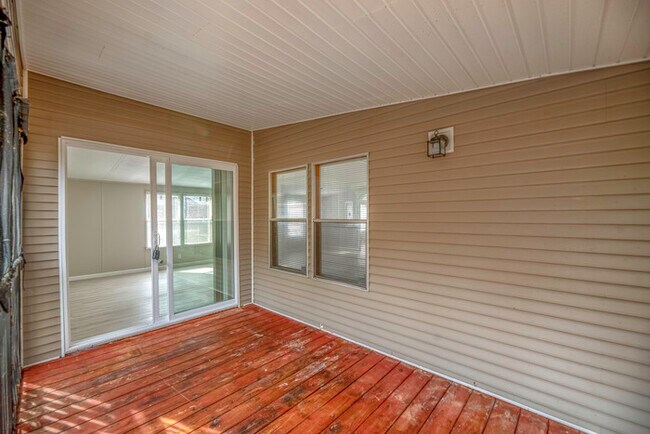 Building Photo - 1041 Cherry Tree Ct