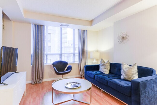 Building Photo - 205 Queen St W