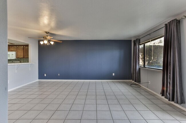 Building Photo - 259 E Upjohn Ave