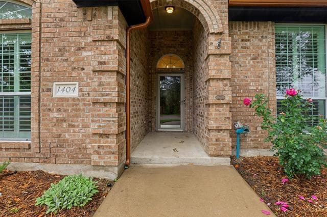 Building Photo - 1404 Chaucer Dr