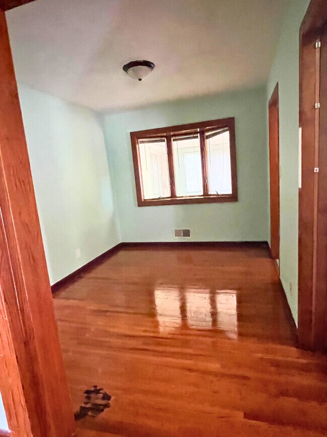 Foto del edificio - 1523 3rd St E