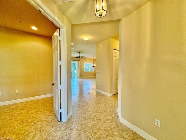 Foto del edificio - 6525 Monterey Point