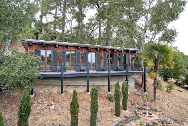 Foto del edificio - 432 Live Oak Dr