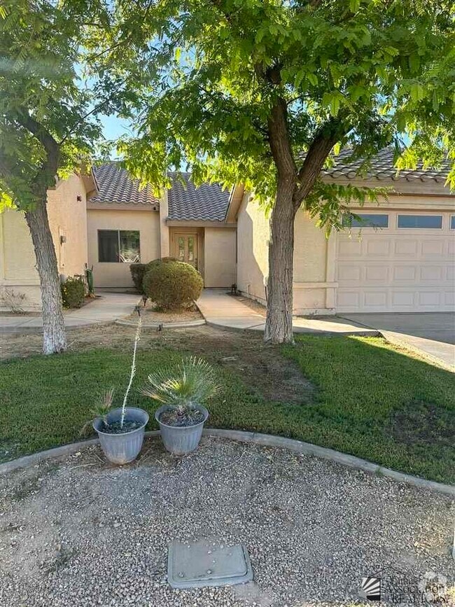Building Photo - 3182 S Ragen Dr