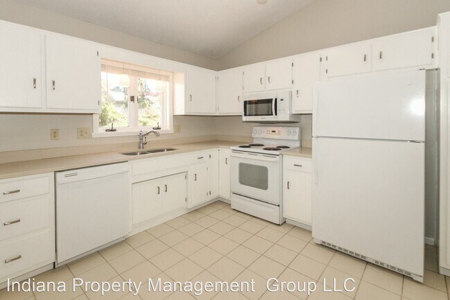 Building Photo - 3 br, 2 bath House - 33 Rogers Road