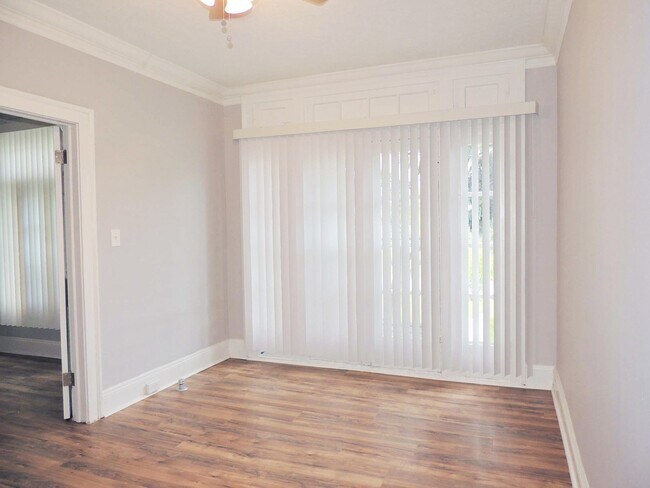 Foto del edificio - 3238 Euclid Heights Blvd