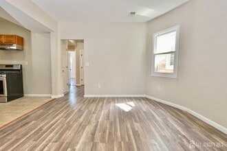Building Photo - 186 N 17th St