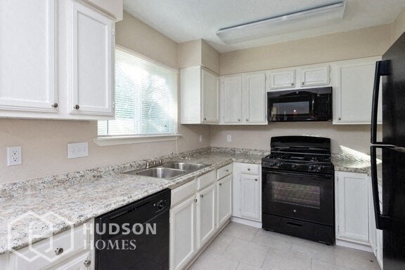 Foto del edificio - NOW AVAILABLE!! 1209 West Castlewood Avenu...