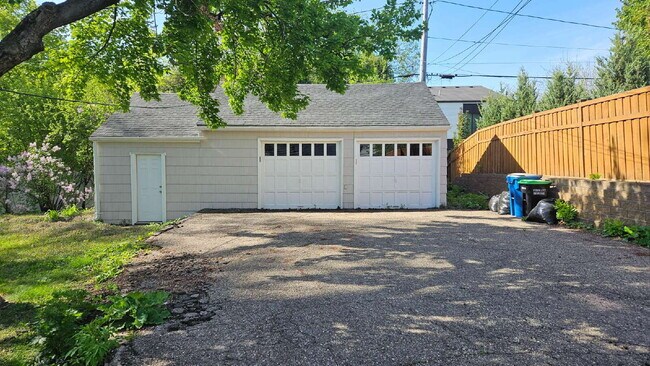 Building Photo - "Charming Edina Duplex Retreat: Cozy 1-Bath Gem with 1149 Sq Ft of Comfort!"