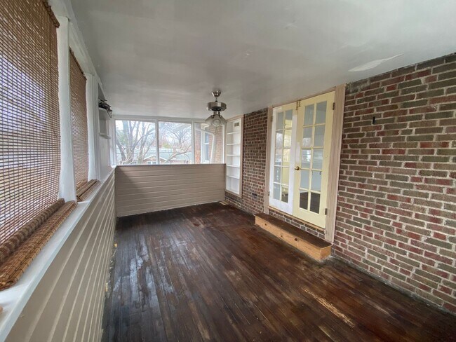 Foto del edificio - Spacious 3 Bedroom Home w/ 3 Full Baths