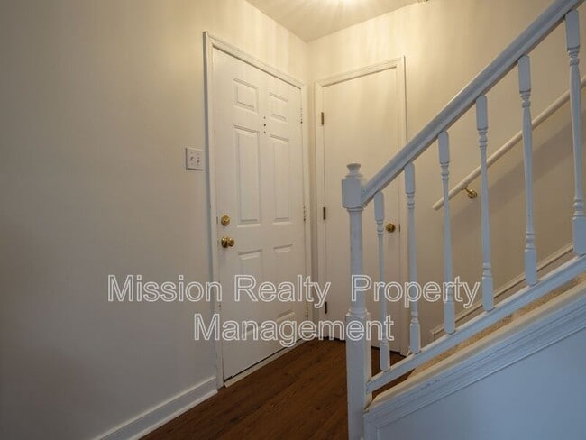 Building Photo - 2101 S Twilight Ln