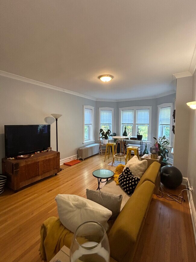 Foto del edificio - 4705 N Artesian Ave