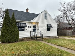 Building Photo - 2315 Marguerite Ave