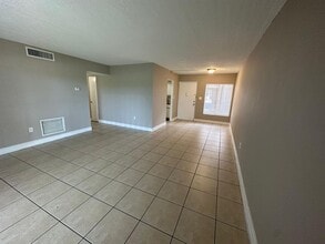 Building Photo - 1830 Maravilla Ave