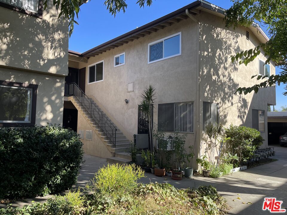 Foto principal - 6610 Whitsett Ave