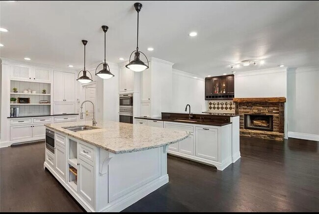 Foto del edificio - 1809 Wynthrop Manor Dr SW