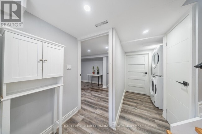 Building Photo - 31 Brantwood Dr