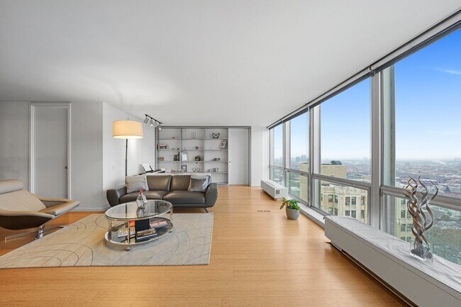 Building Photo - 2400 N Lakeview Ave