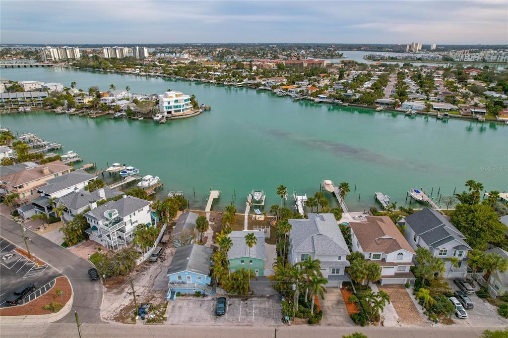 Foto principal - 8441 Bayshore Dr