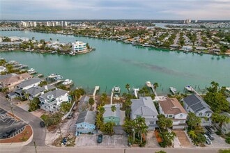 Building Photo - 8441 Bayshore Dr